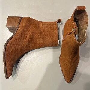 Kelsi Dagger Women's Tan Ankle Boots with Zipper